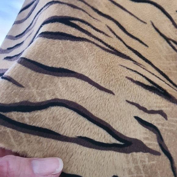 Table Eight Fur Tiger Print Skirt Size 12 - Picture 12 of 14